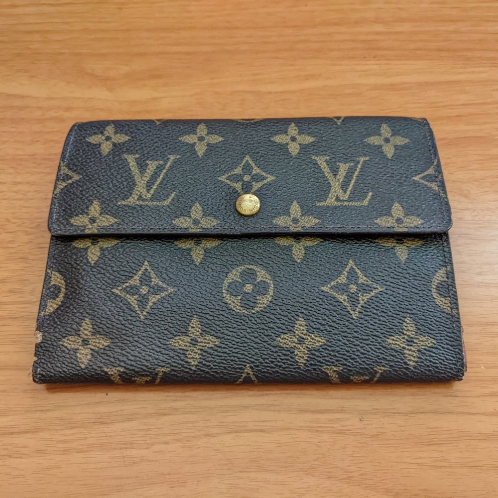 Louis Vuitton Monogram Wallet #1234***